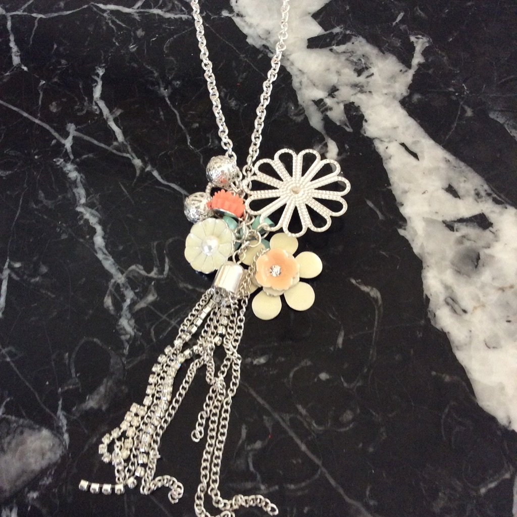 Spring Bouquet Necklace 8$